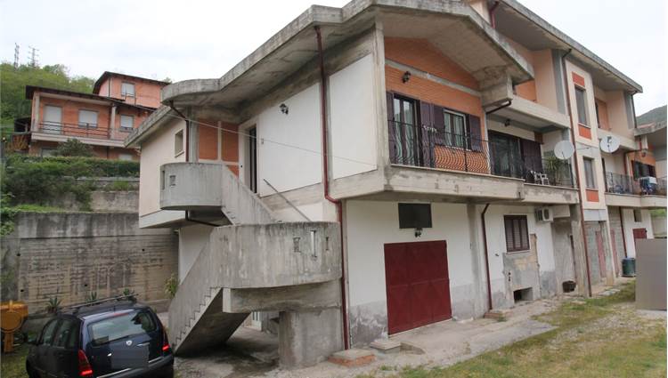 ESTERNO